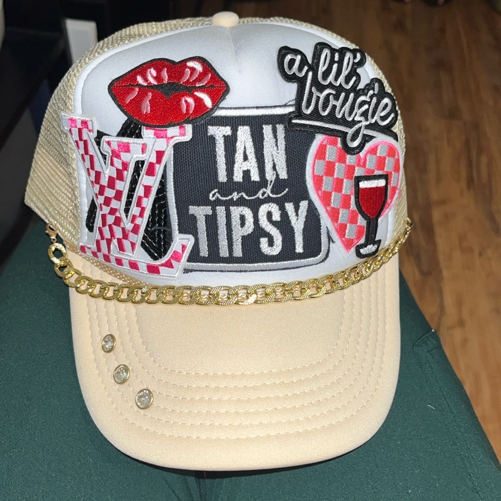 Trucker hat